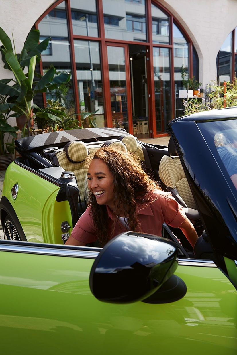 Gallery image 002 - The New MINI Convertible. Gallery image 002 - The New MINI Convertible.